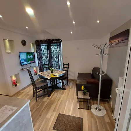 Jenic Apartment *